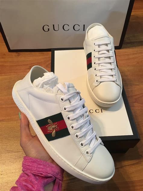 cuánto valen los zapatos gucci|tenis gucci para mujer.